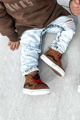 DISTRESSED JEANS - LIGHT WASH