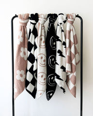 Checkered Plush Blanket | Black